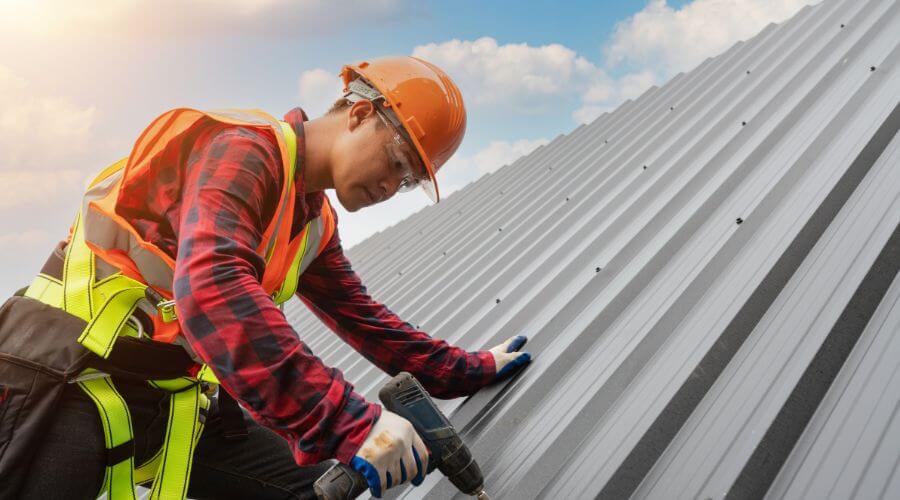 Professional gutter cleaning in Langley, WA